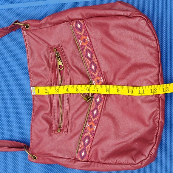 LEATHER bag by Tee Shirt &Jeans. Lined bag with 4 zippered pockets. - Picture 7 of 8